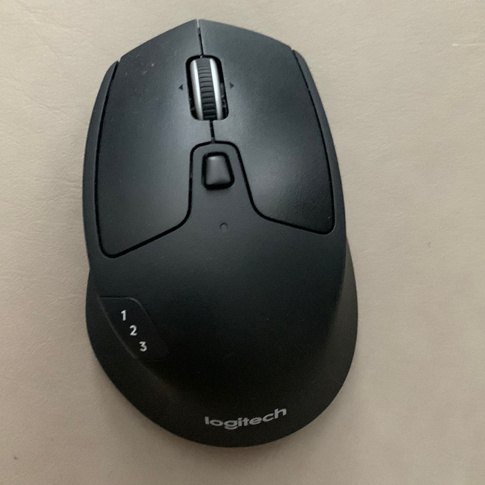 Logitech M720 TRIATHLON - Multi-Device Wireless Mouse